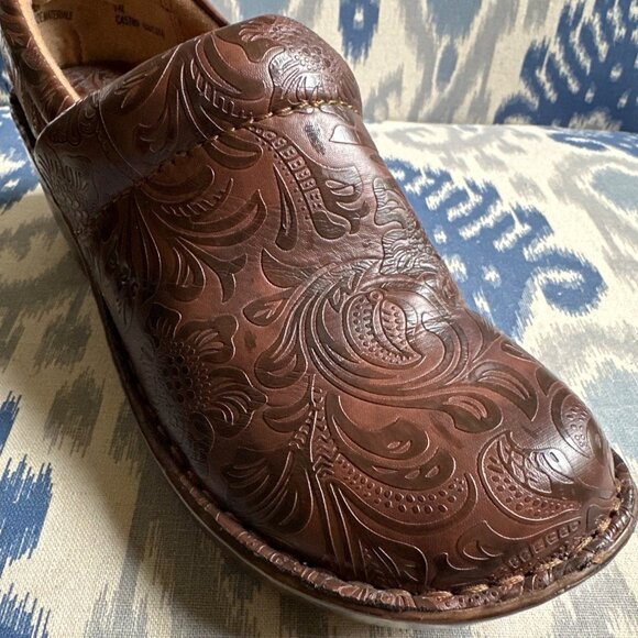 boc Born Concept Brown Embossed Peggy Clogs 7W Man Made Materials SOLD - Picture 6 of 16